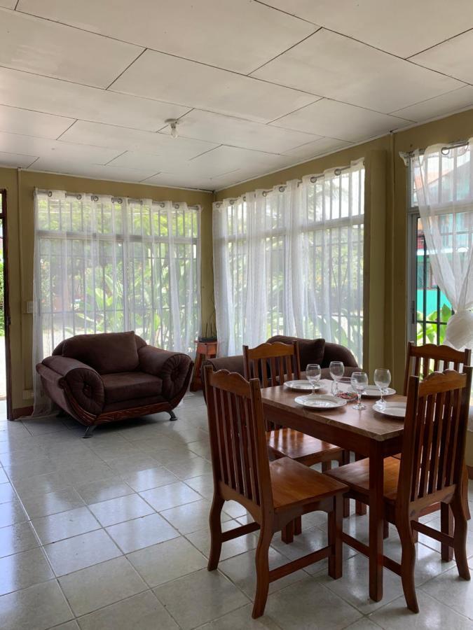 Blue House Guest House Puerto Jimenez Bagian luar foto