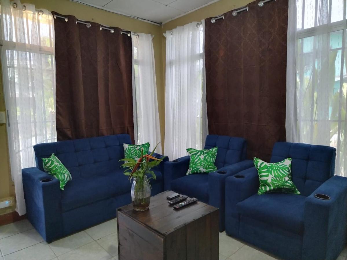 Blue House Guest House Puerto Jimenez Bagian luar foto